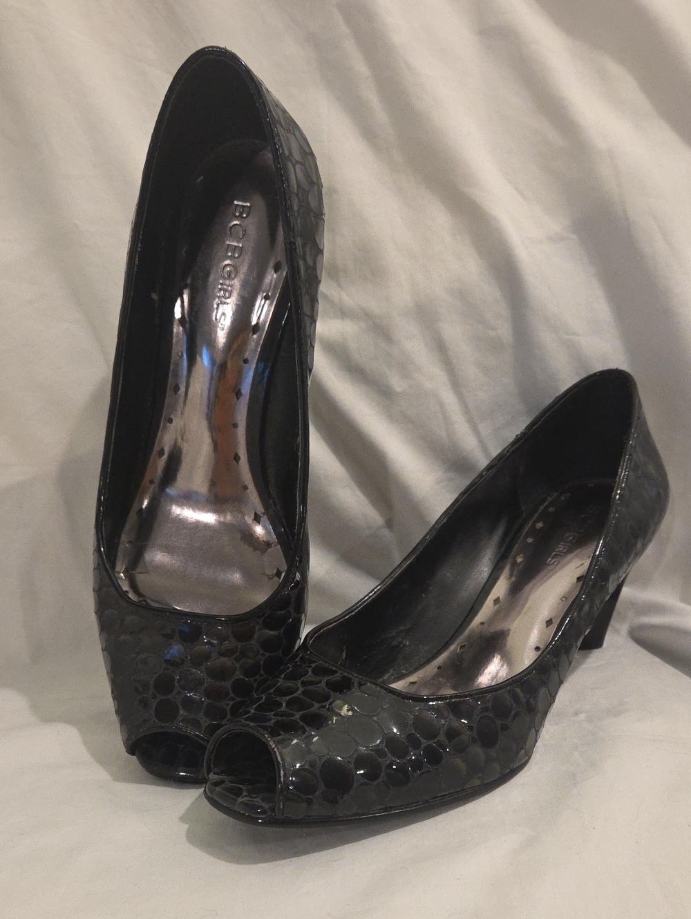 BCBG Wedge Patent Heels Women's 8